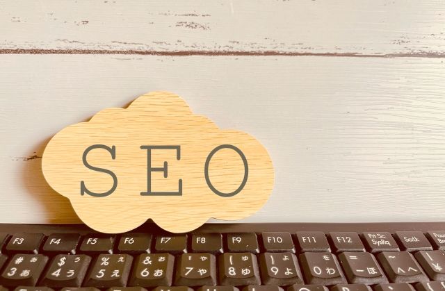 SEOに悪影響を及ぼさずにインタースティシャル広告を表示する方法